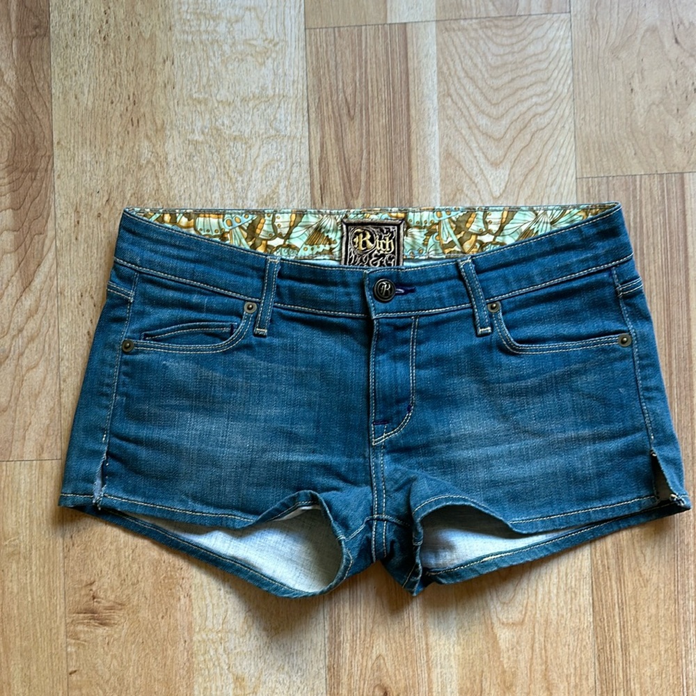 Rich & Skinny Short Jean Shorts Size 26